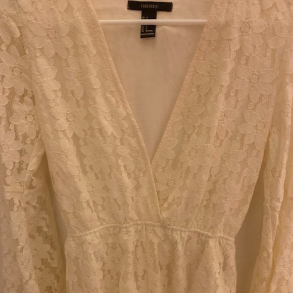 Forever 21 Dresses & Skirts - White lace long sleeve romper